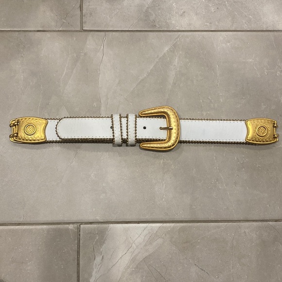 Rare Vintage White Leather Belt with Gold Tone Features - Picture 1 of 16